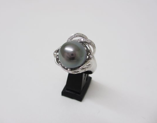 Pt900(プラチナ) 指輪 ブラックパール12.8mm ダイヤ0.12カラット