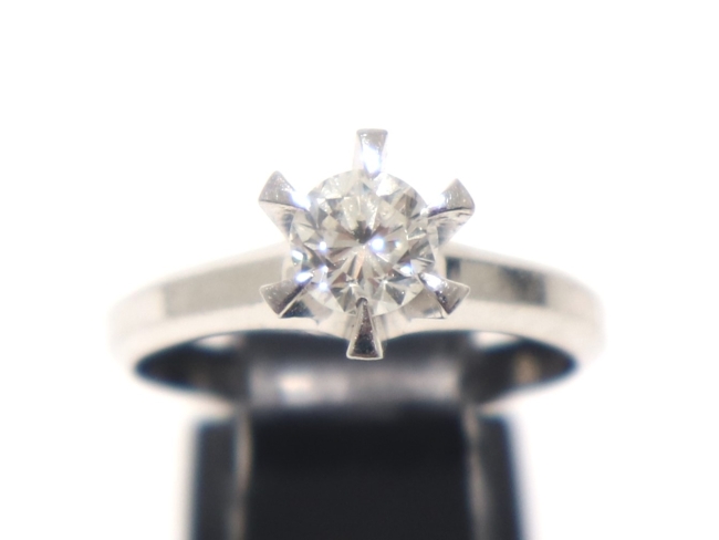 Pt900 婚約指輪 ダイヤモンド 0.578カラット